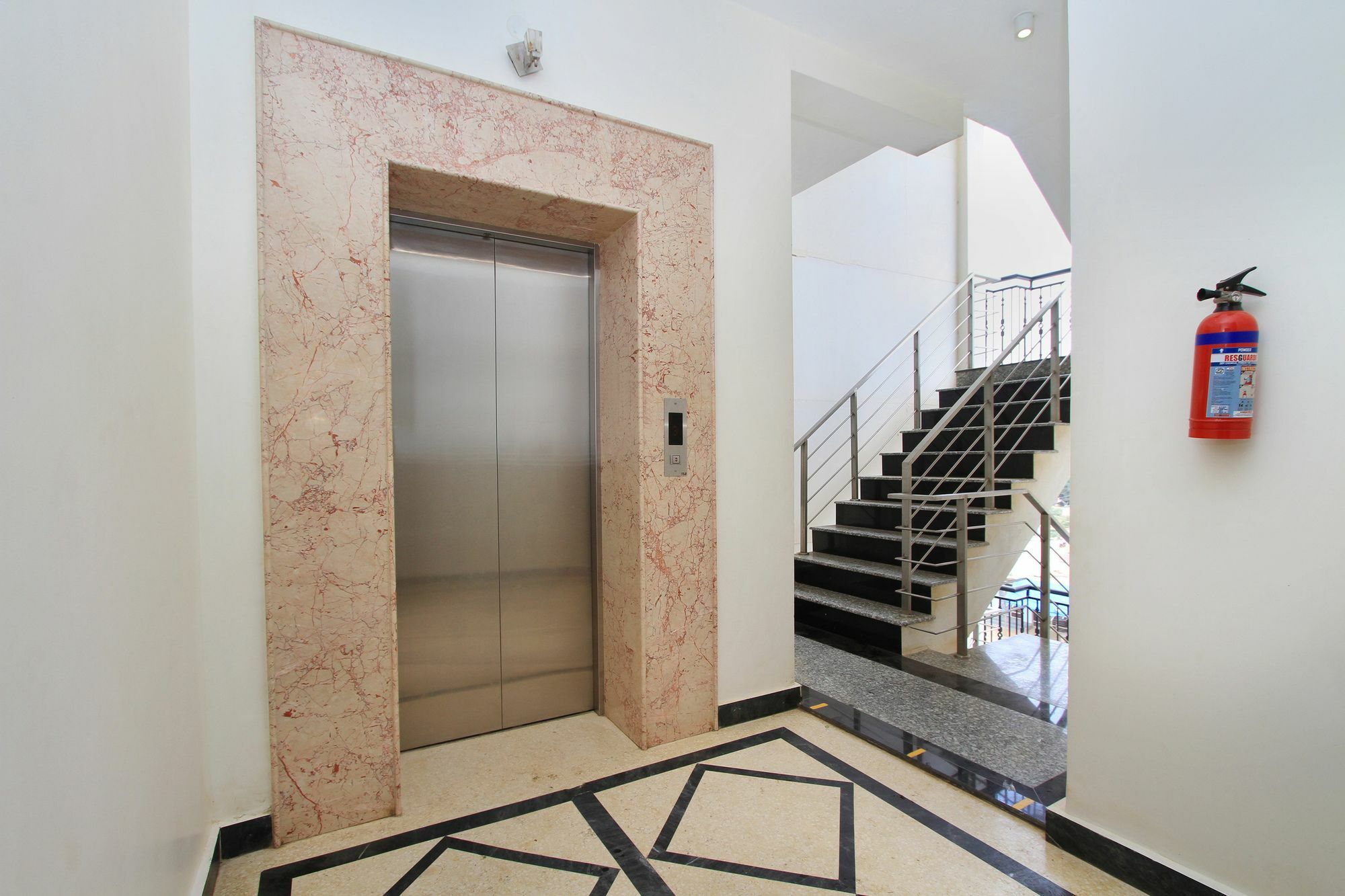Hotel Telehaus International Бангалор Екстериор снимка